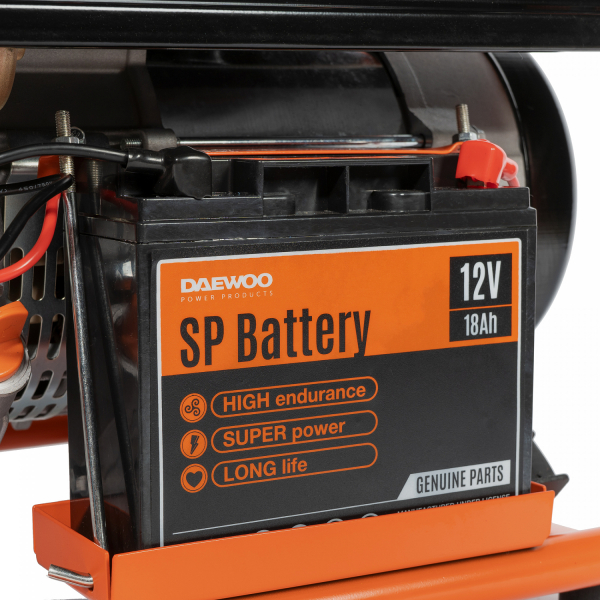 Бензиновый генератор DAEWOO GDA 6500E для гаража фото