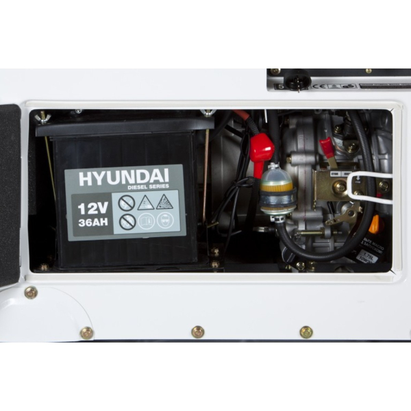 Дизельный генератор Hyundai DHY 8500 SE-T  портативный фото