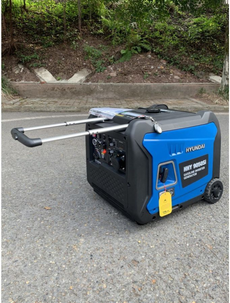 Бензиновый инверторный генератор Hyundai HHY 9050Si для гаража фото